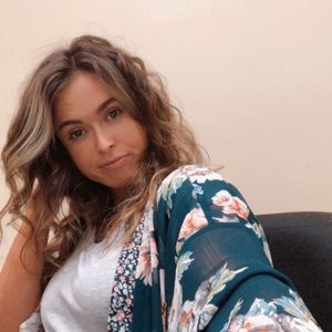 Meet your Posher, Lauren